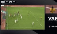 一体なにが…？ Ｊリーグで10分間の試合中断！「初の長さでは？」「機材も暑さでやられたか」VARハンド判定＆トランシーバー故障で異例の事態