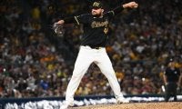 「帰りたいんだろ」MLBで生まれた“最悪”のストライクコールに打者もファンも呆れる！「この審判はひどすぎる」