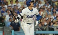 大谷翔平、衝撃の42号　愛犬デコピンが始球式→10度目の先頭打者弾で51発ペース…本拠地騒然