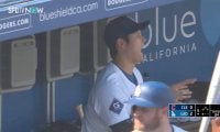 大谷翔平、特大アーチでテンションがおかしくなる…ホームラン認定で“脱力バンザイ”→得意の変顔“ガオー！”の一部始終