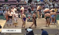力士の「ペアルックかわいい」愛溢れるおそろいの化粧まわしで登場 “なかよし”な姿に歓喜の声
