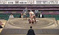 「つええ」「イケメンだ」褐色の19歳力士、 200キロ超の巨漢を「パチン」と一撃 「横顔ステキ」ファン惚れ惚れ