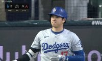 ドジャース戦でどしゃ降りの大雨！ネット裏の“大移動”にSNS騒然 「帰らないで」大谷翔平もずぶ濡れ