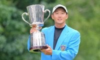 岩崎亜久竜が3打差逆転でツアー2勝目 2位に永野竜太郎と金子駆大