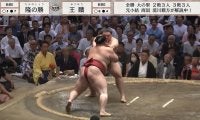 砂かぶりに大物漫才師が映り込み 隣には“奇跡の仲直り”遂げた伝説漫才師の姿も…「楽しそう」「拍手してる」ワイプのようなリアクションに反響