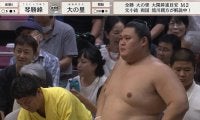 大の里の体が“宙に浮く瞬間”に騒然…物言いも軍配通り11連勝で昇進まっしぐら「大銀杏結えない大関とか熱すぎる」