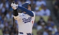 大谷翔平、2試合連続の52号逆転2ラン！大記録翌日、本拠地も大熱狂 「55本塁打・55盗塁」も視野に