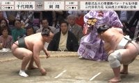 2度の立ち不成立で行司が「激おこ」「鬼の形相」鋭い目線、毅然とした態度に館内も戦々恐々