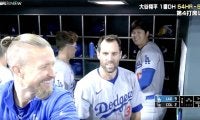 大谷翔平の偉業にチームメイトもニコニコ 「史上最高の選手の全盛期を見れる幸せ」確信54号→ベンチで和気あいあいシーンにファンも注目