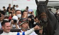 M.デムーロ騎手がJRA通算1300勝達成 「応援してくださるファンの方々にはとても感謝しています」