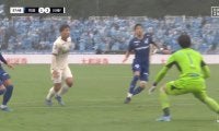 「どうした」町田GK谷晃生、痛恨のパントキックミスで失点の起点に「プレゼントパスだ」 川崎FWの超絶“ウイイレループ”で逆転弾を許した瞬間