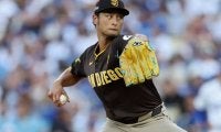 ダルビッシュ有、“大谷封じ”3打数無安打に抑え込む　2年ぶりポストシーズン勝利へ6回まで1失点