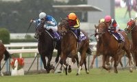 日本競馬史上初の親子三冠へ 最大の試練となったチェリーメドゥーサの大まくり