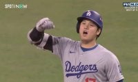 “得点圏の鬼”大谷翔平がまた打った！ チームを鼓舞する絶叫タイムリーにファン熱狂…直近得点圏18打数15安打の大当たりに「流石の勝負強さ」