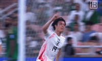 ズバン！ 小川航基がサウジアラビア戦で追加点「高い！」「伊東純也も質の高いキック」「ドンピシャだ」強烈ヘディングシュートを叩き込む
