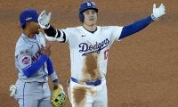 大谷翔平らに注目　ド軍戦に登場した超大物VIP…中継映像が捉えたセレブの“正体”