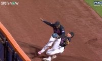 「あれ捕れるの？」メッツ外野手が大けが回避の超絶美技！ ド軍ファンからも絶賛の声