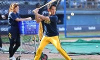 元阪神戦士が就任1年目で優勝監督に　日本人6人目の快挙…批判はねのけ人気も急上昇