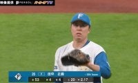 浮き上がる豪速球！？3イニング跨ぎの日本ハム・田中正義の156キロ“魔球ストレート”が炸裂した瞬間「美しすぎる」「過去1番よかった」