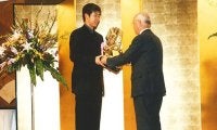 日ハム指揮官の燦然と輝く快挙　元中日監督は唯一の3ポジション、41歳の受賞も…GG賞の“No.1”