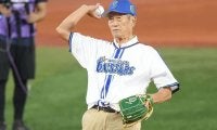 85歳とは思えぬ「ノーバウンドって」　球場騒然の一投が「健在ぶりに脱帽」