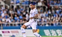 「バケモンすぎるw」「環境破壊」J2長崎が誇る“最強の個”の70m独走ドリブル破壊弾が凄い！「スーパーゴールすぎる！」「誰がなんと言うとJ2最優秀理不尽ゴール」の声