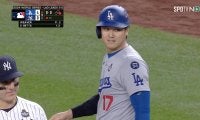 大谷翔平、“微かに当たった”死球に見た世界一への執念　迷わず一塁へ「打てなくても」思い滲んだ瞬間