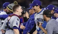 大谷翔平、ドジャースでの10年の初年度で世界一　前代未聞のスキャンダルを乗り越え、最高の仲間とたどり着いた「頂」の先へ