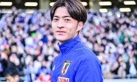 「かめはめ波？いいえ、チューリップです」ザルツブルク川村拓夢が長期離脱からのチーム練習合流報告ショットが話題！「それはチューリップ咲いたのお手手なんよ」の声