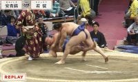 もはや怪物…土俵に叩きつけた！ 20歳の“規格外”力士が本領発揮 館内喝采