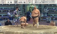 「かかっておいで」と言われても… 体重2倍の“超巨漢”力士、敗れた力士も思わず苦笑 まるで「ぶつかり稽古」の珍光景
