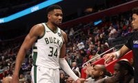 昨年のベスト4で準々決勝へ進出したのはバックスのみ／NBAカップ グループリーグ最終結果