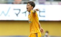 仙台の象徴、10番・梁勇基が直接FKなど計4得点！ GKが忖度なしの好守連発も4-4の打ち合いで引退試合終える