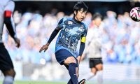 「パパそっくり！」元川崎・中村憲剛が引退試合で息子・龍剛とピッチ共演し、「立ち姿からボールを蹴る時のフォームまでお父さんそっくり」と大反響！「生き写しすぎる」の声続々