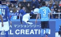 マジか！ 引退試合でバイシクルゴール？ 松井大輔の芸術弾に「まだ現役いける」「さすが上手い」「すげええ」ファン歓喜