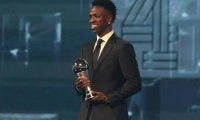 バロンドールを逃したヴィニシウスがFIFA年間最優秀選手の“The Best”を初受賞！