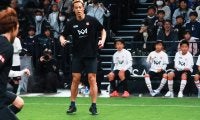本田圭佑が考案の4v4決勝が開催！U-10、U-12王者に本田やカズらレジェンドが本気で戦い圧倒…「勝利をアシストされても嬉しくない」