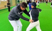 首位打者指摘…流行の打撃スイングは「ヘッドが下がる」　小学生に伝える“2つの素振り”