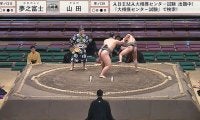 力士が“たった2発”で… 16歳力士、衝撃パワーで相手を土俵下に 館内どよめき