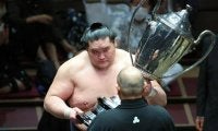 横綱・照ノ富士が会見　引退決意は初日の取組後、思い出の一番は…