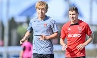 【沖縄キャンプで東京Vに善戦。”マチェイ浦和”の現在地とは(2)】新スタイルでマテウス・サヴィオと金子拓郎をどう生かすか……2列目で両者が生きる配置は