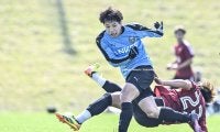 【J1川崎、沖縄キャンプで今季初Jクラブ練習試合に挑む(1)】昨季からの継続と新たなチーム作りを感じさせた注目の対外試合……終了後には長谷部監督が戦術を落とし込む場面も