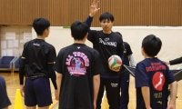 中学生のためにおよそ2年間　東山高の松永理生前監督が最後のバレーボール教室
