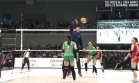 女子バレー、男子監督が急遽参戦で“超絶”プレー連発！ 「昔はね、昔は」さすがの勇姿に観客も熱狂