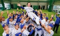 監督の目に涙　エナジックスポーツ、創部3年目で甲子園初切符