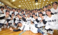 野球熱高い沖縄　センバツ、ダブル選出に喜び　「決勝で対戦を」