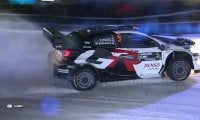 世界ラリー、豪快すぎる“雪上ドリフト”2連発…まるで「ダンス」雪煙舞う圧巻の神業ドラテク