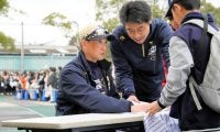 岸田新監督は「ぼそっと冗談を言う」　大前一樹さんが見た指揮官の顔