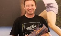 アシックス テニスシューズ開発者に独占インタビュー