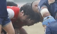 熱き闘志がぶつかり合ったスクラム。大学時代の先輩・後輩がリーグワンで再会